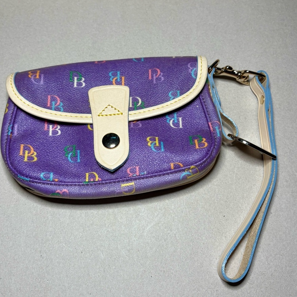 Dooney & Bourke wristlet clutch